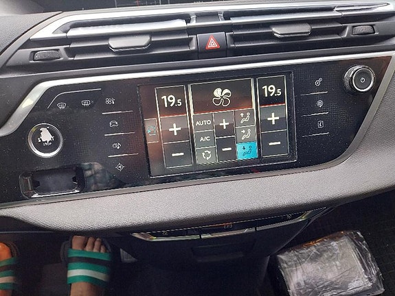 Citroen Grand C4 Picasso 27 of 30