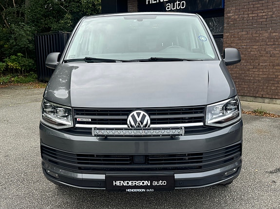 Volkswagen Multivan 9 of 26