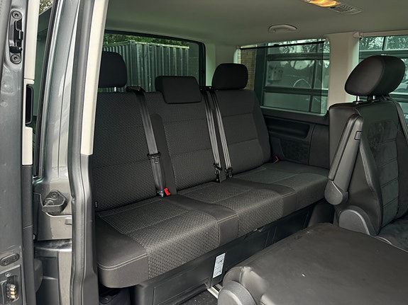 Volkswagen Multivan 19 of 26