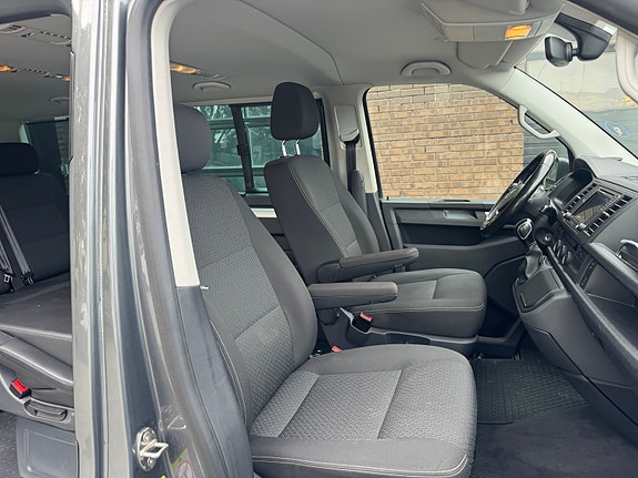 Volkswagen Multivan 12 of 26