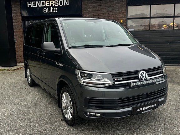 Volkswagen Multivan 8 of 26