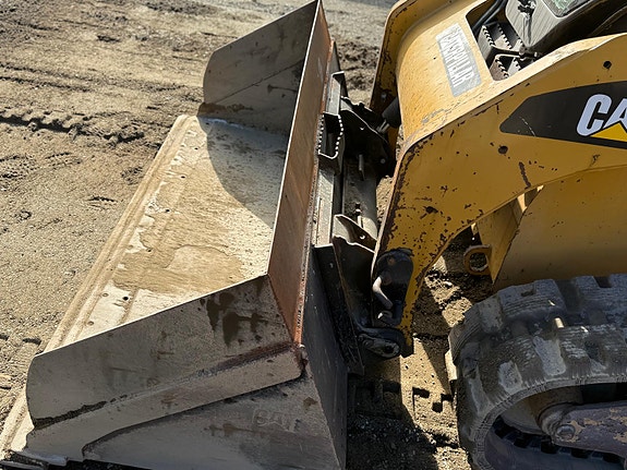 Cat 259B3 Two Speed kompaktlaster 18 of 30