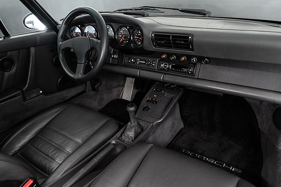 Porsche 911 24 of 30