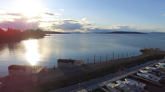 De nye Panoramahyttene står på moloen om sommeren