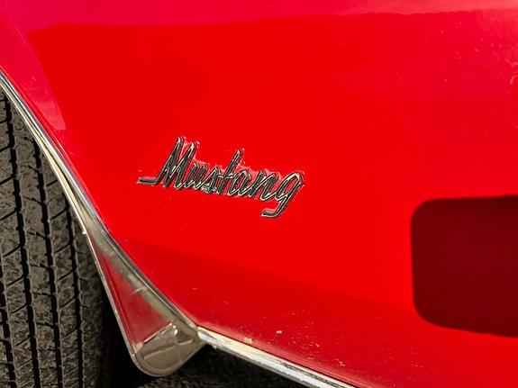 Ford Mustang 7 of 21