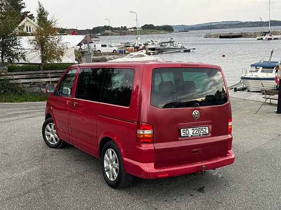 Volkswagen Multivan 3 of 13