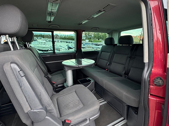 Volkswagen Multivan 10 of 13
