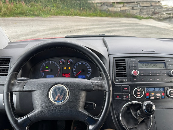 Volkswagen Multivan 13 of 13