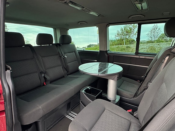 Volkswagen Multivan 7 of 13