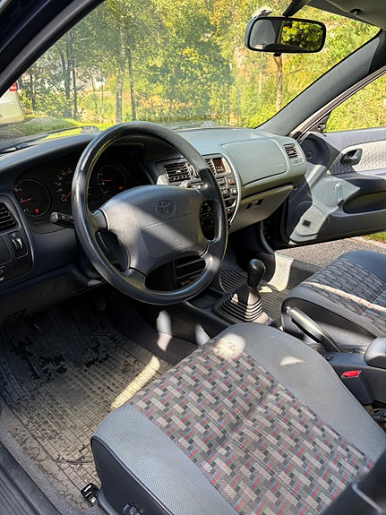 Toyota Corolla 11 of 13