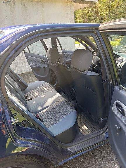 Toyota Corolla 8 of 13