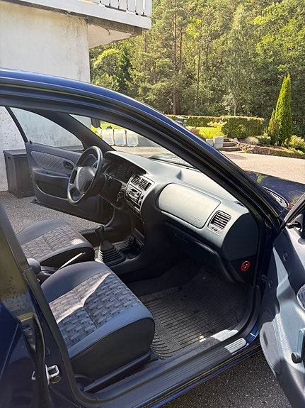 Toyota Corolla 10 of 13