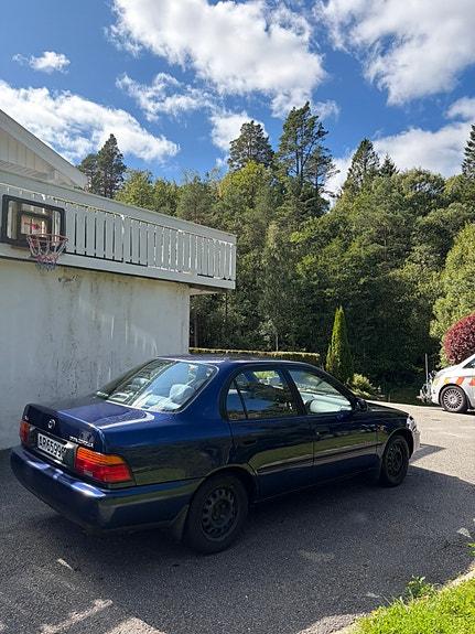 Toyota Corolla 2 of 13