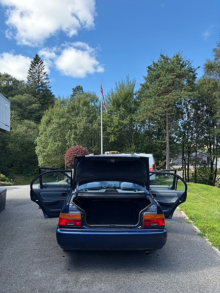 Toyota Corolla 7 of 13