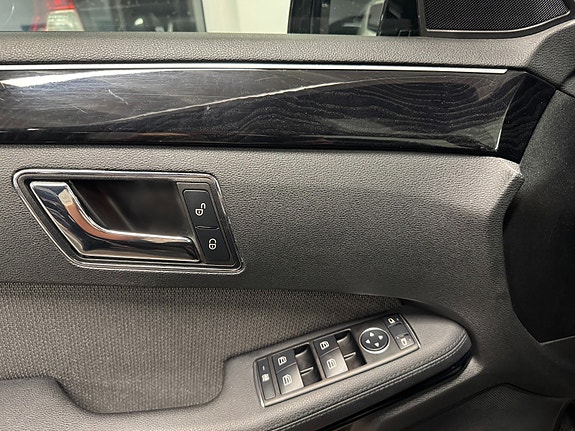 Mercedes-Benz E250 19 of 30