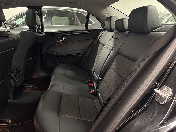Mercedes-Benz E250 29 of 30