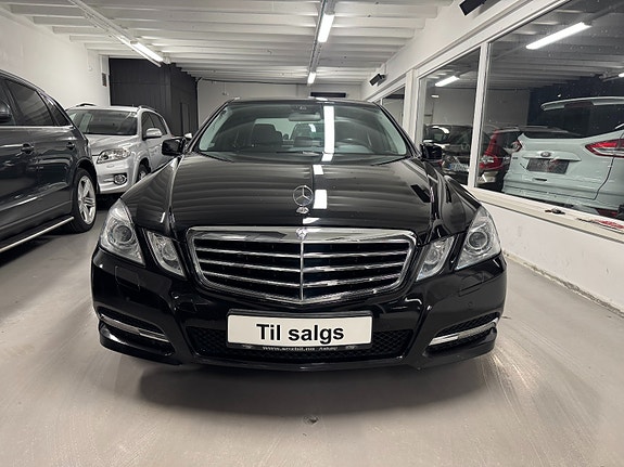 Mercedes-Benz E250 2 of 30
