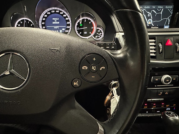 Mercedes-Benz E250 15 of 30