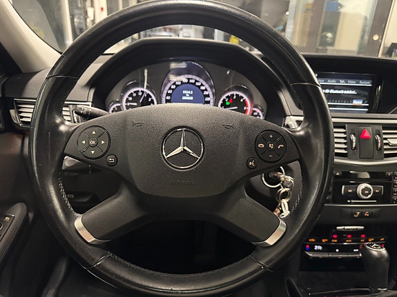 Mercedes-Benz E250 18 of 30
