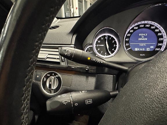 Mercedes-Benz E250 16 of 30