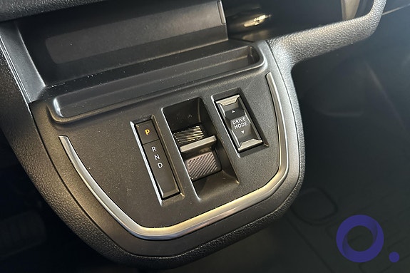 Peugeot e-Expert 23 of 27