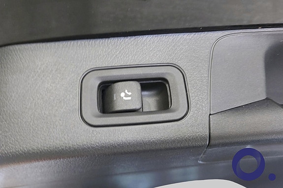 Mercedes-Benz EQB300 28 of 30