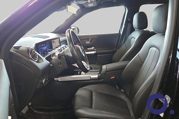 Mercedes-Benz EQB300 13 of 30