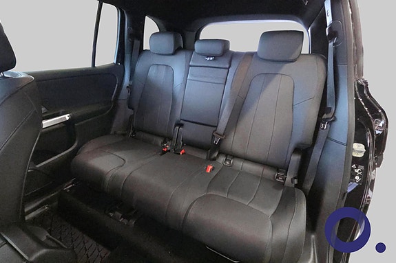 Mercedes-Benz EQB300 16 of 30