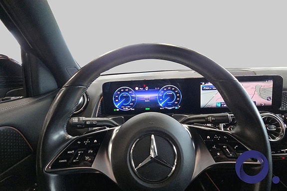 Mercedes-Benz EQB300 11 of 30