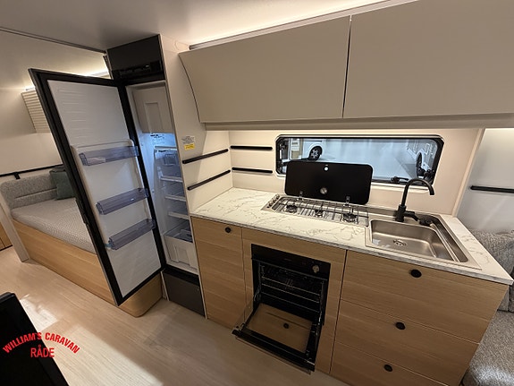 Adria ADORA 663 UT 11 of 20
