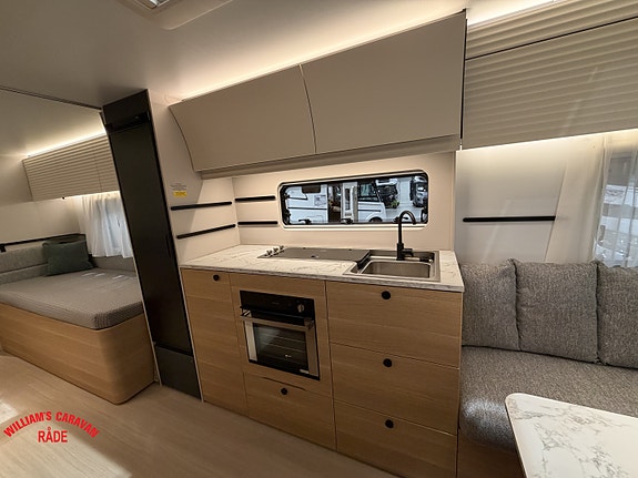 Adria ADORA 663 UT 10 of 20