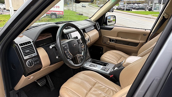 Land Rover Range Rover 19 of 30
