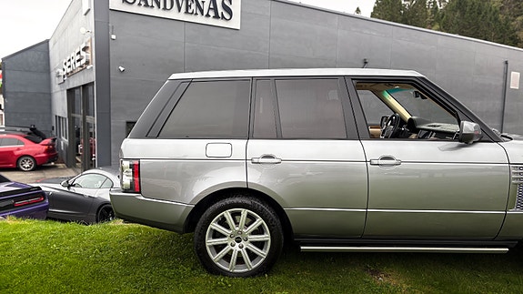 Land Rover Range Rover 8 of 30