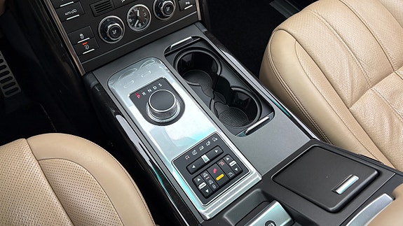 Land Rover Range Rover 25 of 30