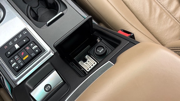 Land Rover Range Rover 26 of 30