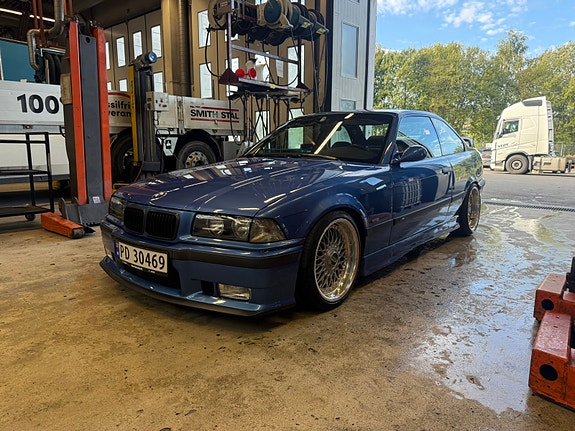 BMW M3 6 of 26
