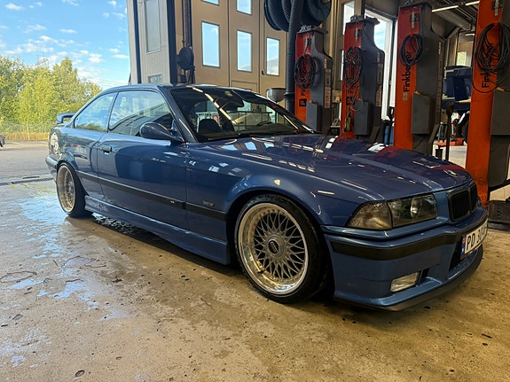 BMW M3 2 of 26