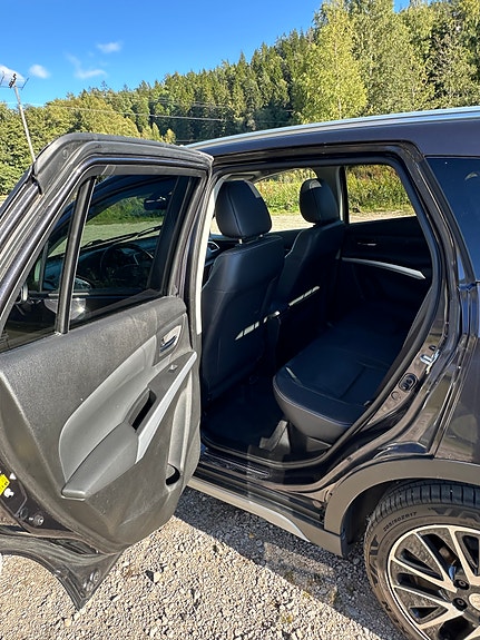 Suzuki SX4 S-Cross 10 of 30