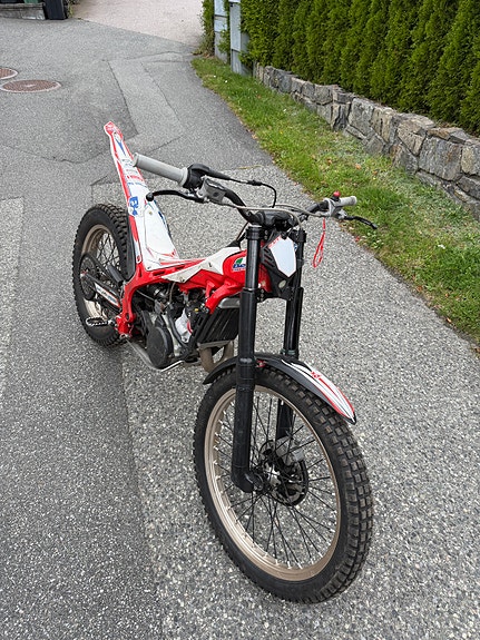 Beta EVO Factory 125 2 of 10