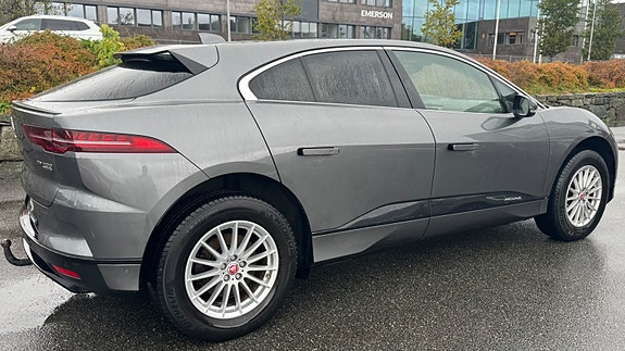 Jaguar I-PACE 3 of 26