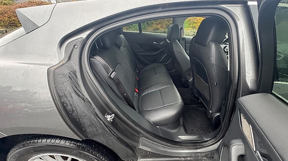 Jaguar I-PACE 23 of 26