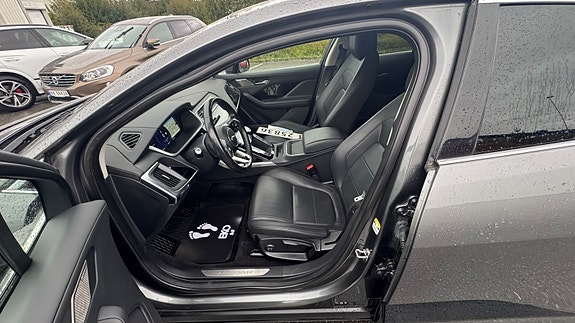 Jaguar I-PACE 11 of 26
