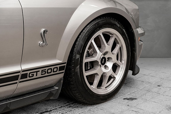 Ford Mustang 13 of 27