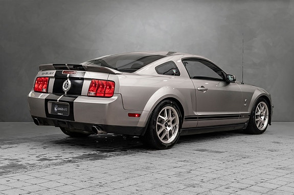 Ford Mustang 10 of 27