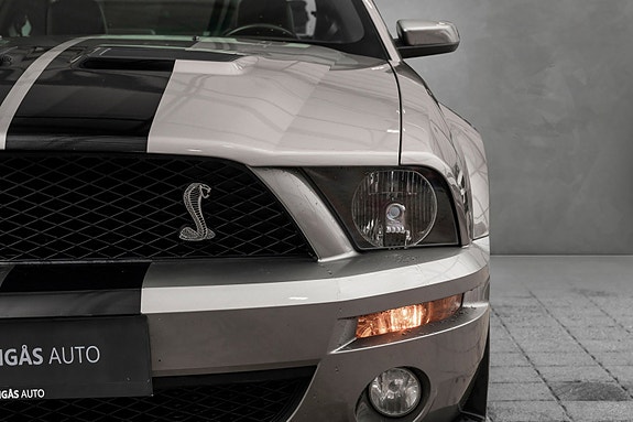 Ford Mustang 8 of 27