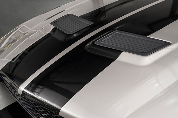 Ford Mustang 4 of 27