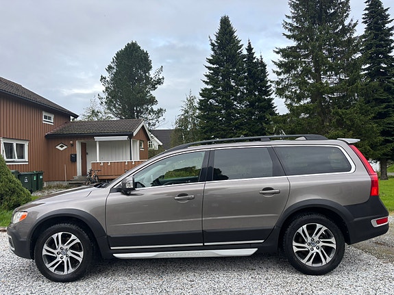 Volvo XC70 11 of 30