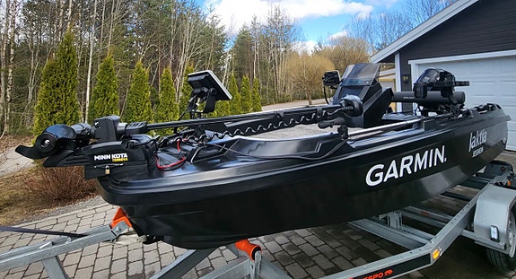 River 460 XR – LiveScope LVS34, Minn Kota Terrova, Suzuki 25 hk og henger 2 of 9