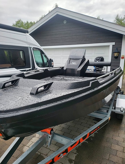 River 460 XR – LiveScope LVS34, Minn Kota Terrova, Suzuki 25 hk og henger 7 of 9