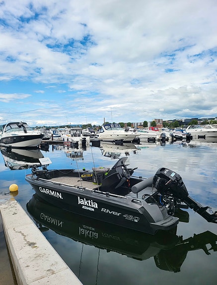 River 460 XR – LiveScope LVS34, Minn Kota Terrova, Suzuki 25 hk og henger 8 of 9